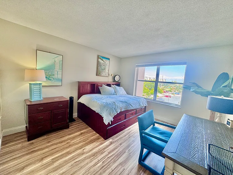 5220 Brittany Dr S #607 — Photo 18