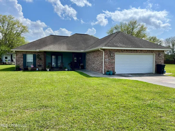 6 Taos Ln, Picayune, MS 39466