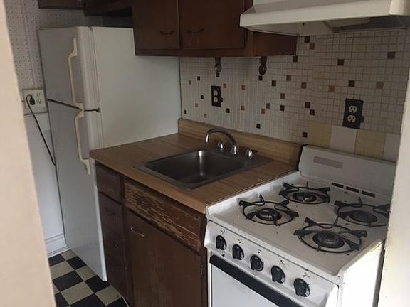 3rd image of 541 W Armitage Ave #2E