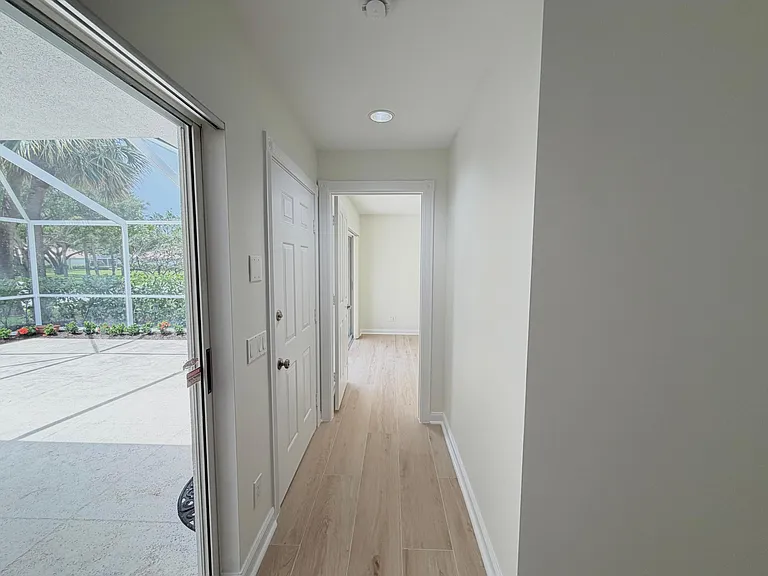 6104 Red Oak Ct — Photo 16