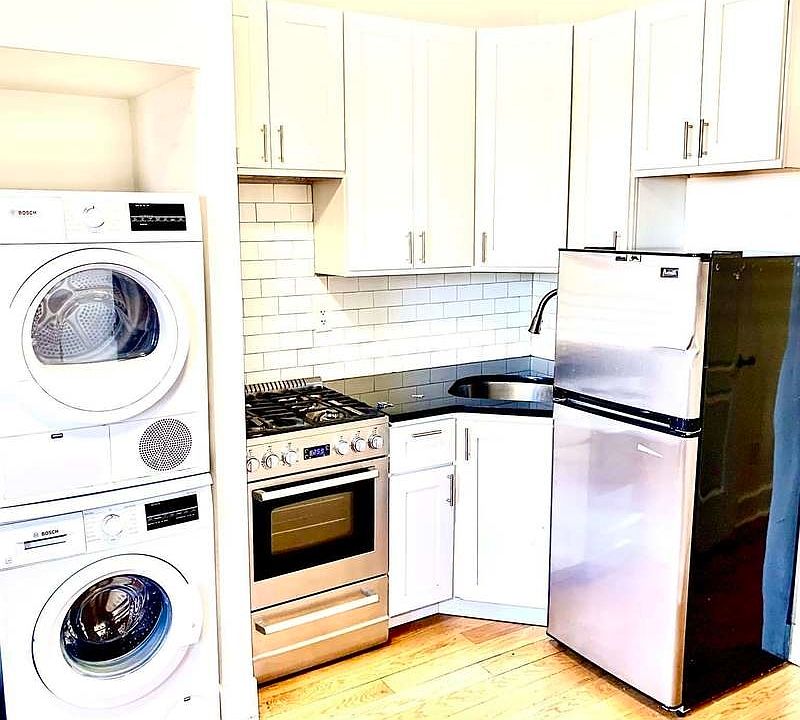 1st image of 880 Woodward Ave Floor 3