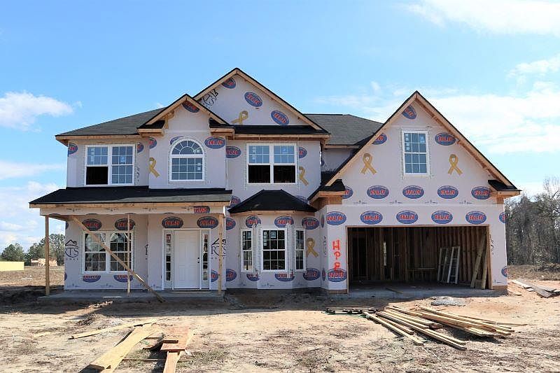1st image of 109 Fairview Dr NE
