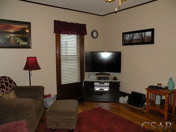 5th image of 115 E King St