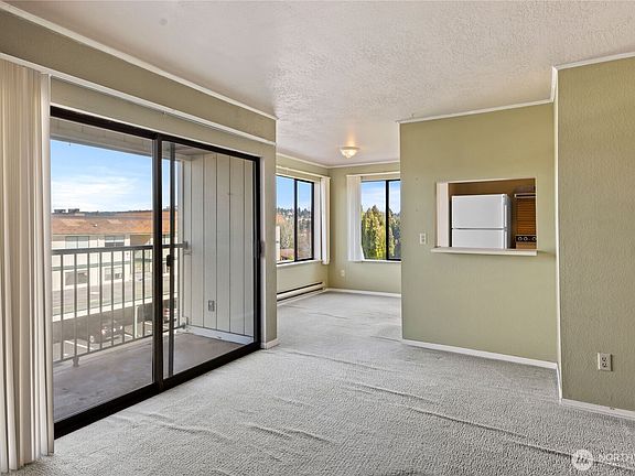 5th image of 1588 Naval Avenue #10