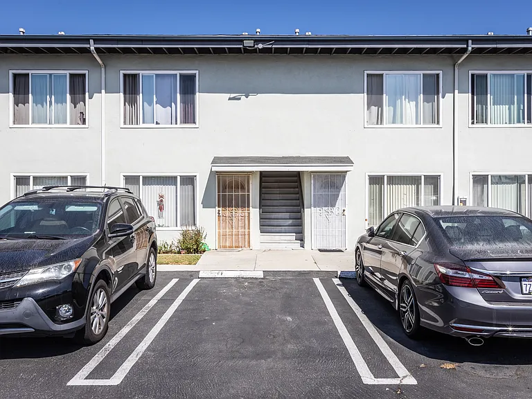 10015 Alondra Blvd — Photo 10