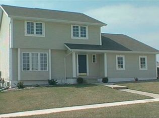 617 Deer Run Dr NE, Cedar Rapids, IA 52402