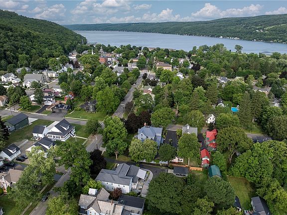 4th image of 65 Lake St