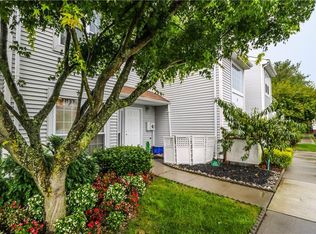 16 Ardsley Sq, Parlin, NJ 08859