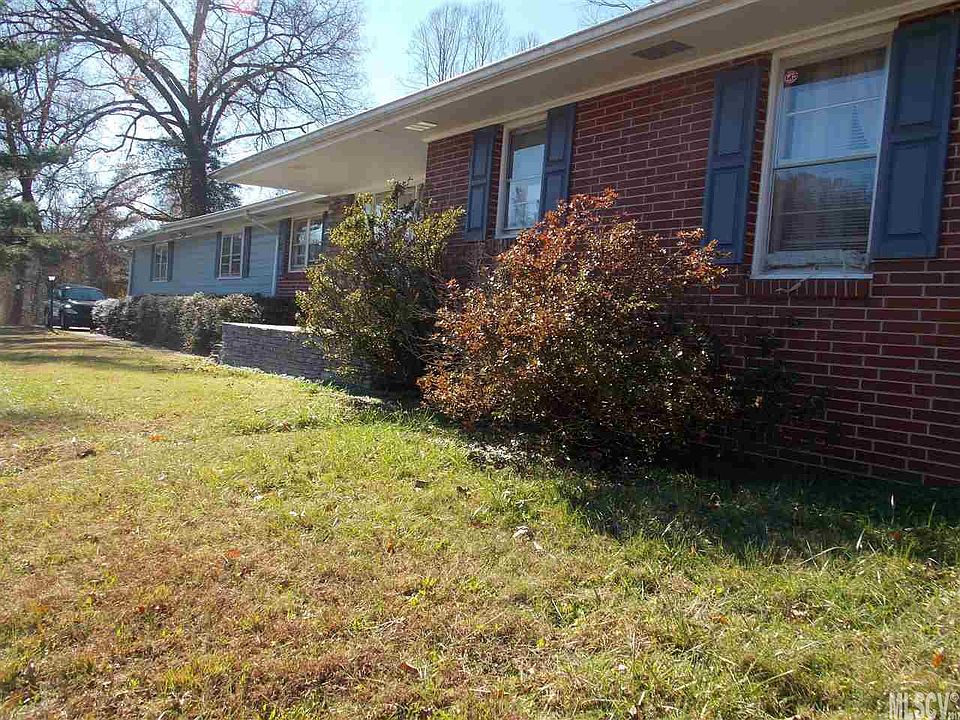 1st image of 913 Meadowlane Dr