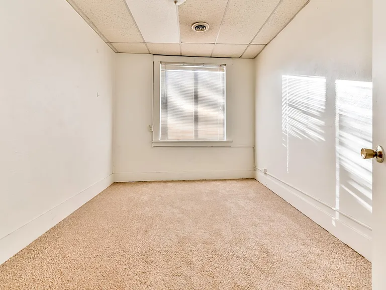 256 N Craig St #2 — Photo 9