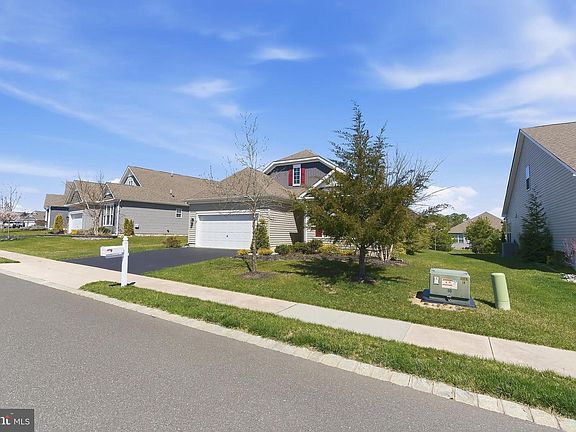 3rd image of 16 Raccoon Ln