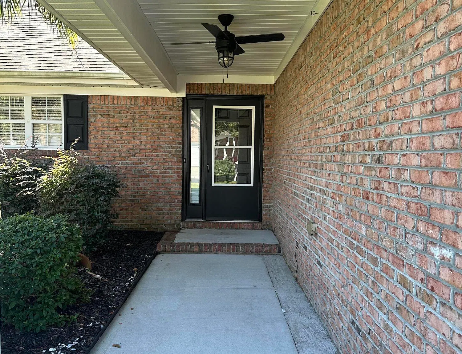 3 bed, 2.0 bath, $2,350 — Photo 2