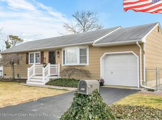 921 Longboat Ave, Beachwood, NJ 08722