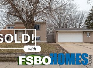 5804 N Division St, Davenport, IA 52806