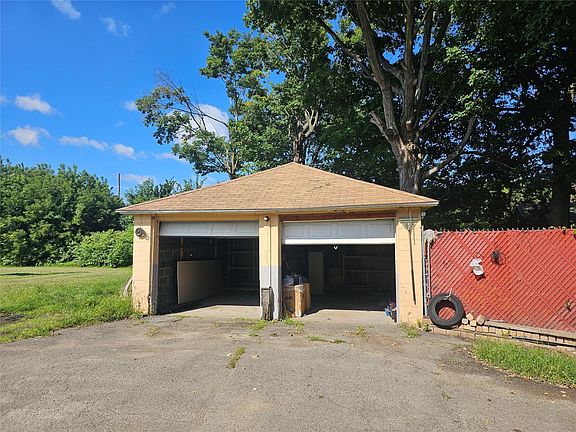 2nd image of 429 Chenango St