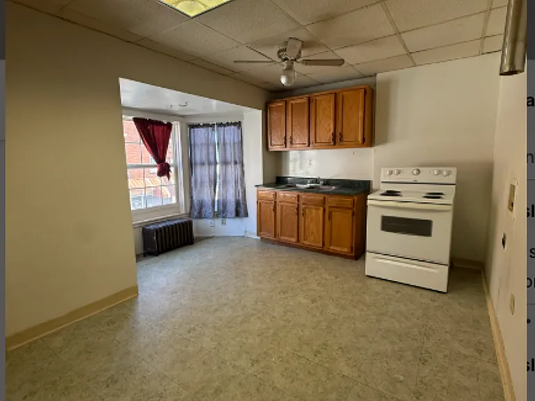 446 McKean Ave — Photo 14