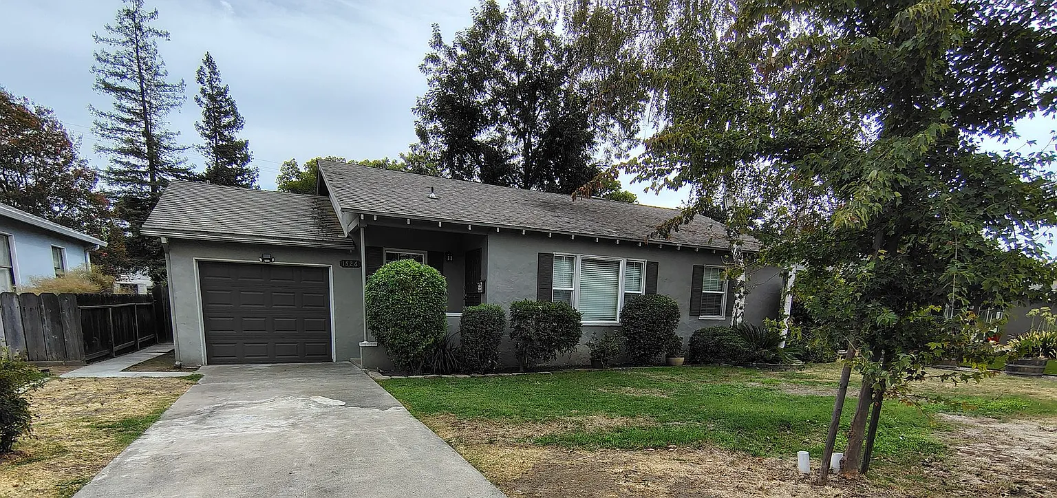1526 Albany Ave photo 1