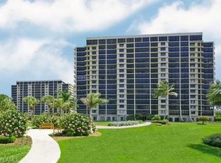 10851 Gulf Shore Dr APT 204, Naples, FL 34108