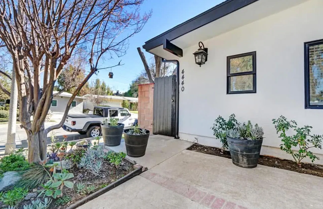 1 bed, 500 sqft, $2,200 — Photo 3