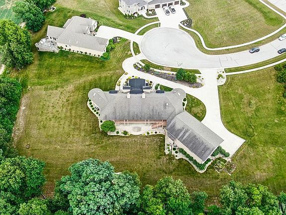 5th image of 1774 W Falls Ct