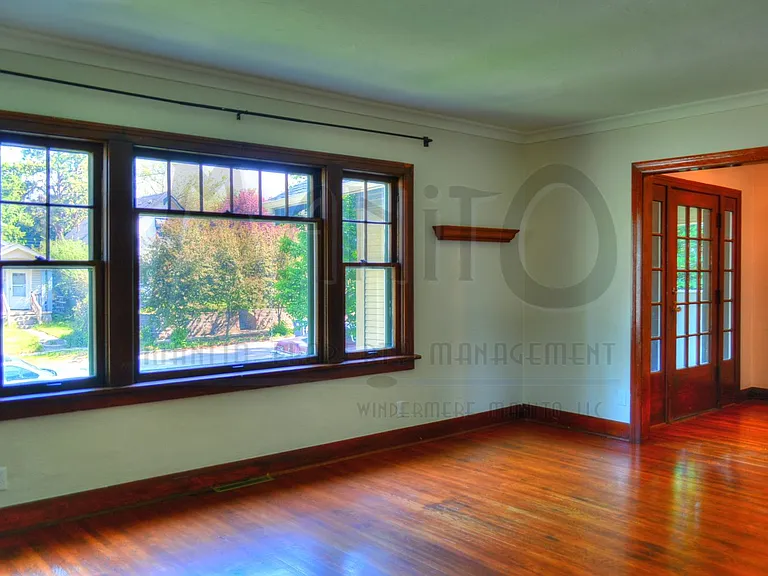 1604 E 11th Ave — Photo 6