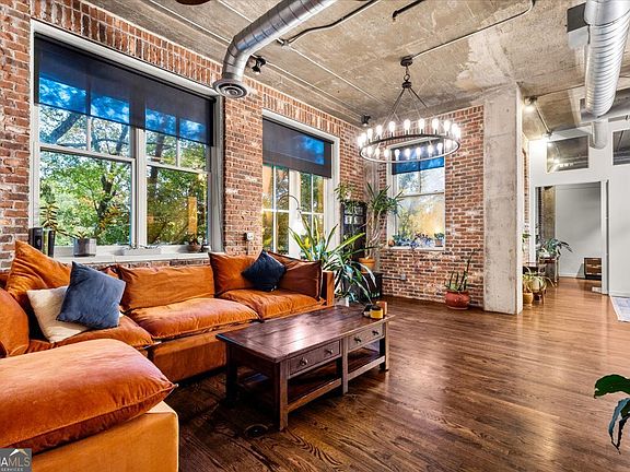 2nd image of 3235 Roswell Rd NE Unit 609