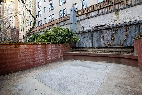 Rented by Bond New York | media 15