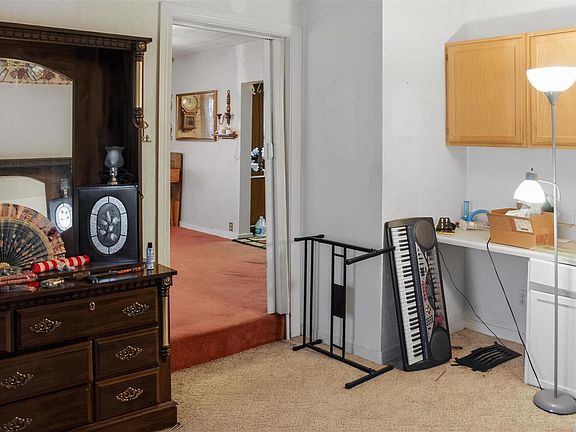 4th image of 208 W Oliver St
