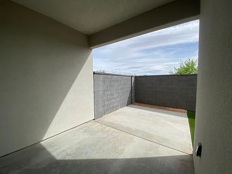 4381 S 1200 W — Photo 32