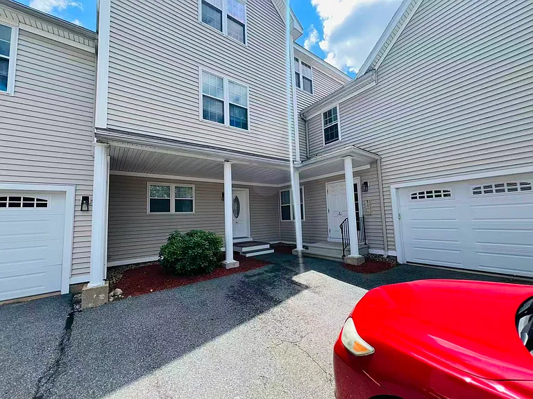 18 Dale St #8B — Photo 2