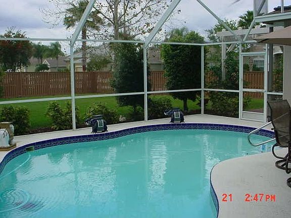 Lovely screened pool