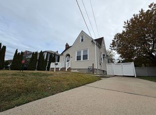 1768 Commonwealth Ave, Merrick, NY 11566