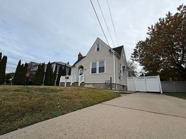 1768 Commonwealth Ave