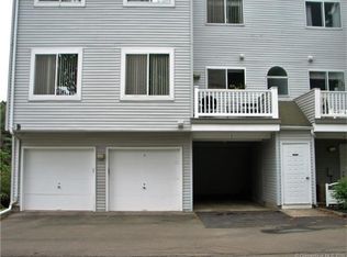 2 Staffordshire Commons Dr, Wallingford, CT 06492