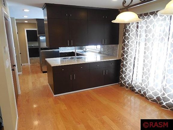 3rd image of 217 1st St SE