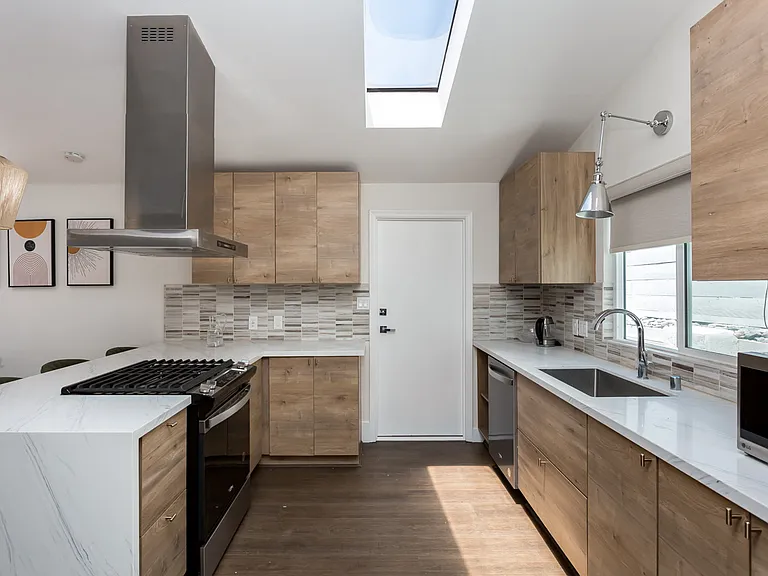 2021 Cardinal Dr — Photo 12