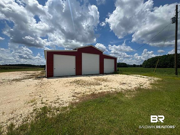 2nd image of 450 Farrar Ln