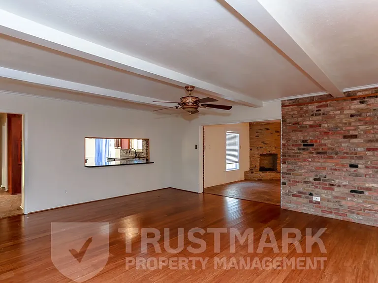 101 Highland Oaks Dr — Photo 6