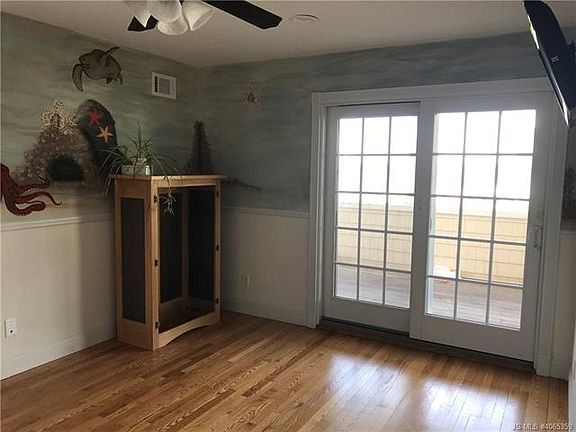 4th image of 1016D Long Beach Blvd