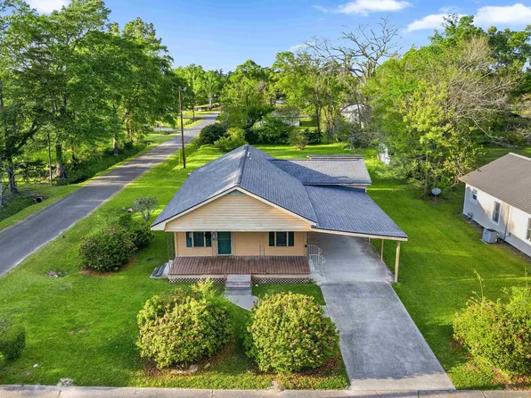 202 Gill St, Dequincy, LA 70633