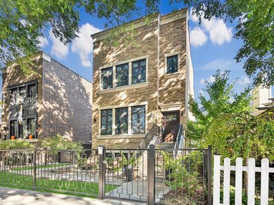 2211 N Maplewood Ave, Chicago, IL, 60647