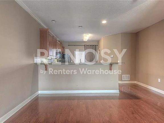 3rd image of 2804 Lake Ave