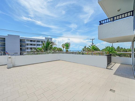 3rd image of 525 N Ocean Boulevard #424