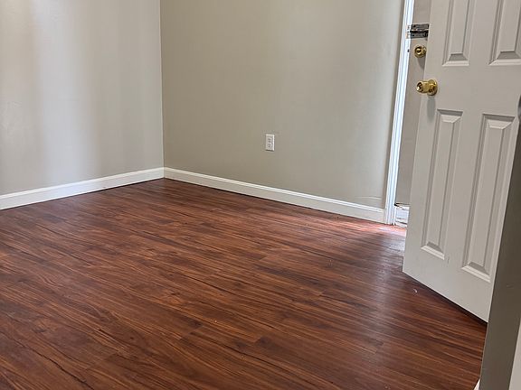 4th image of 1401 Acushnet Ave #2
