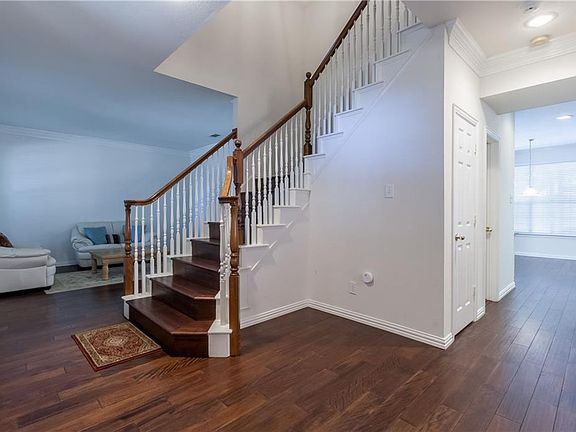 3rd image of 1003 Cowboys Pkwy