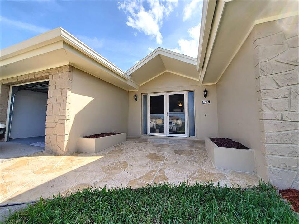 1st image of 1315 Meres Blvd