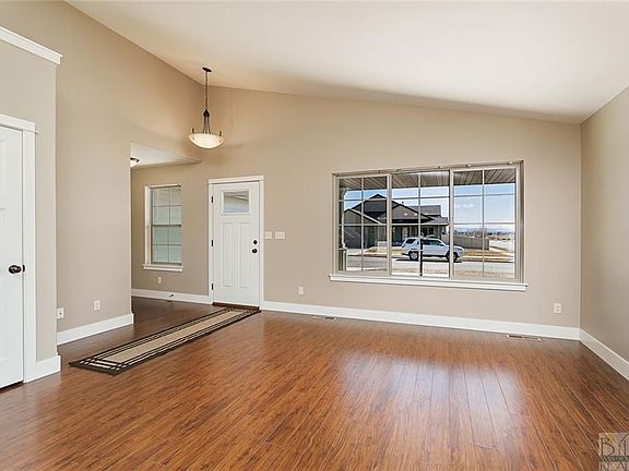 5th image of 5825 Mountain Front Ave