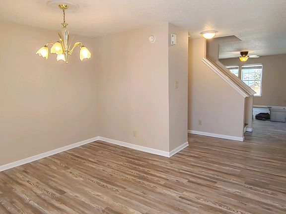 Nice open dining room!