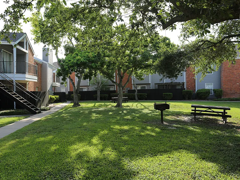 Kingston Port Apartments — Photo 10