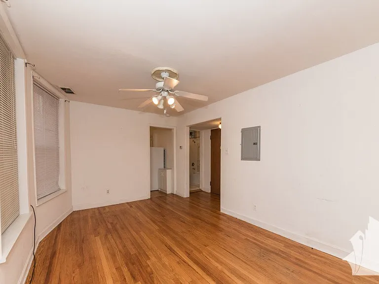 1507 W Barry Ave #2 — Photo 5